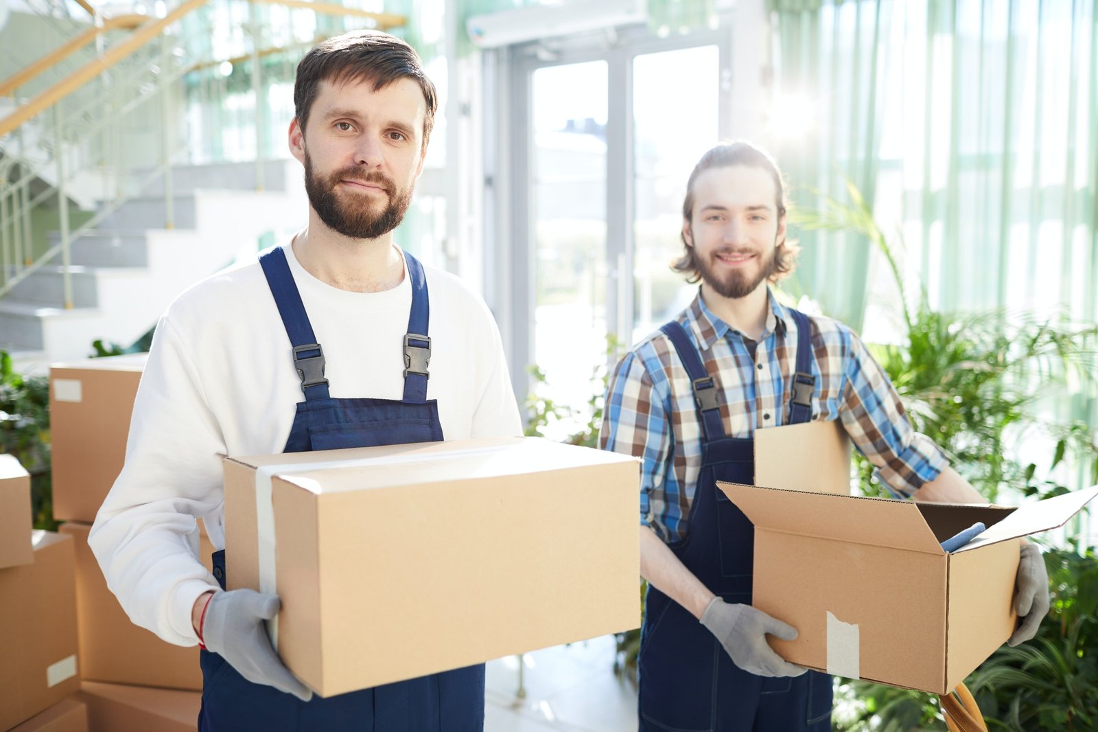 positive-movers-carrying-boxes.jpg